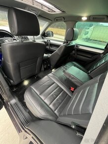 VW Touareg 3.0TDI 176KW vzduch,šiber,ťažné - 14