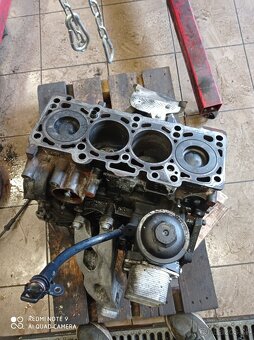 Hlava motora 2,0tdi 03L103373J V060 - 14