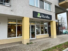 Reštauračný priestor s terasou na predaj v Petržalke - 14