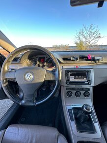 Volkswagen Passat 2.0 TDi - 14