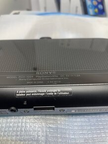 PS VITA PCH-1004 - 14