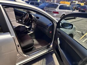 Toyota Avensis combi 1,8 Benzin - 14