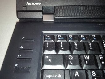 Lenovo Intel i3 4x2,4 GHz. SSD 128 GB. 15,6“. Nová baterka. - 14