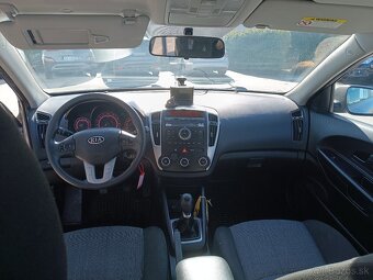 Kia Cee´d 1.4 CVVT EX - 14