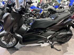 Yamaha Xmax 125 Tech Max DARK Magma a aj čierny - 14