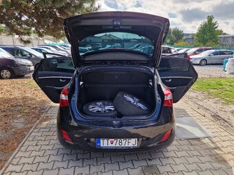 Hyundai i30 1.6i MPI DOHC Comfort 120k M6 (benzín) - 14