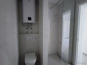 Trojizbový byt s terasou, 108 m², výhľad na more, 100 m od m - 14