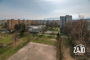 KOMPLETNE REKONŠTRUOVANÝ 2-IZBOVÝ BYT, PIEŠŤANSKA UL. ŽILINA - 14