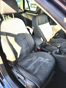 Volkswagen Golf Variant 2.0 TDI Highline - 14