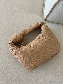 Bottega Veneta Jodie kabelka béžová - 14