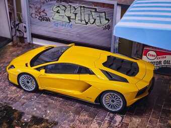 Lamborghini Aventador S 2017 1:18 Autoart - 14