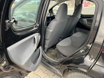 Peugeot 107 1.0i klima servo 5dveř naj. 141 tis. - 14