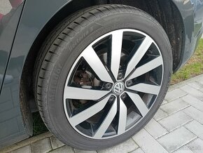 VW Touran 1.8 TSI - 14