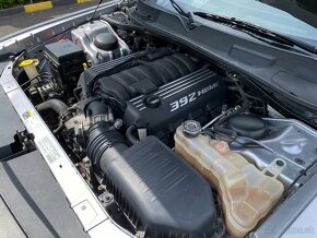 Dodge Challenger 6,4 SRT8 - 14