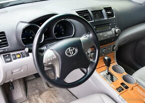 Toyota Highlander HYBRID 3.3L V6 156kW KAMERA 156 kw - 14