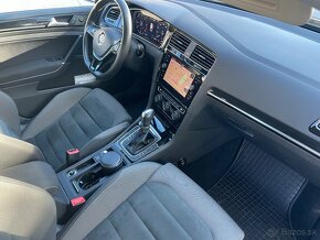 VW Golf 2,0 TDi Highline DSG (2018) - 14