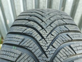 Prakticky nové zimné pneu Hankook - 195/60 r16 89H - 14