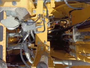 KOMATSU PC 240 LC-11 - 14