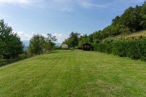 NA PREDAJ - Rodinný dom s veľkým pozemkom a sadom - 14