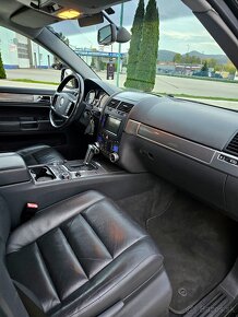 Volkswagen Touareg 3.0 TDI V6 Ťažné Xenóny - 14