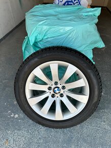 Elektróny so zimnými pneumatikami Pirelli na BMW - 14