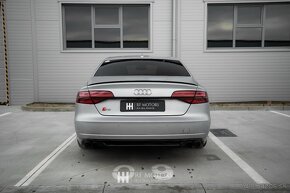 Audi S8 Plus - 14