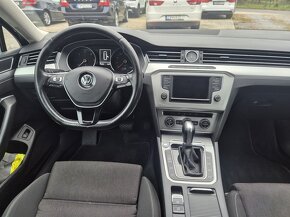 VW Passat Variant 1,6 TDi 88 kW DSG Comfortline - 14