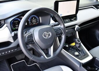 Toyota Rav4 2.5HYBRID EXECUTIVE ČR 1.M 131 kw - 14