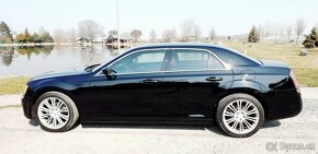 Chrysler 300C krásny 3.6 V6 VVTi 2014 FL pekné veľké auto - 14