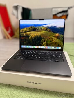 MacBook Pro , M3 chip  , 14,2” palcový, 1TB ,18GB RAM - 14