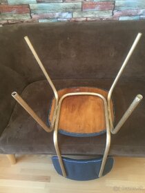 Predám 2 staré školské stoličky - 14