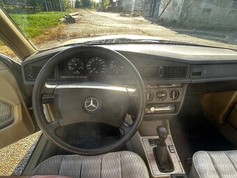 Mercedes 190e W201 - 14