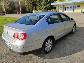 Volkswagen Passat B6 2.0 TDI 103 kW HIGHLINE - 14