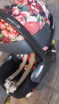 Cybex Cloud Z i-Size Spring Blossom Dark so zakladnou - 14