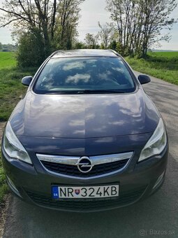 Opel Astra J ST - 14