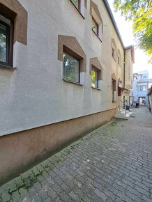 veľký nadštandardný 1,5-izbový apartmán - Martin - centrum - 14