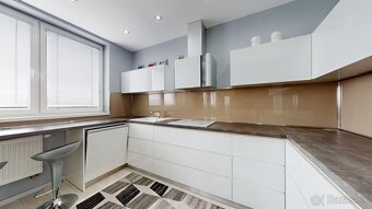 Luxurious Four Bedroom Penthouse near Bratislava | Exkluzívn - 14