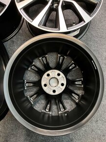 5x114,3 R18 originál alu disky Toyota Highlander 2021 - TOP - 14