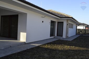 3 IZBOVÝ RODINNÝ DVOJDOM, POZEMOK 300m2, VEĽKÝ MEDER - 14