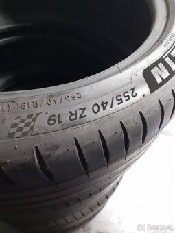 Michelin pilot Sport 255/40R19 - 14