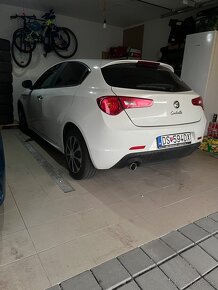 Alfa Romeo Giulietta Distinctive - 14