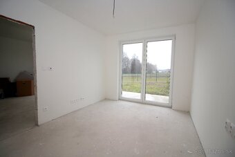 PREDAJ Novostavba s vírivkou Dvorec s pozem. 336m² - 14