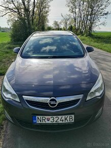 Opel Astra J ST - 14