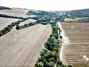 Na predaj stavebný pozemok v obci Prašník, vzdialený 14km od - 14