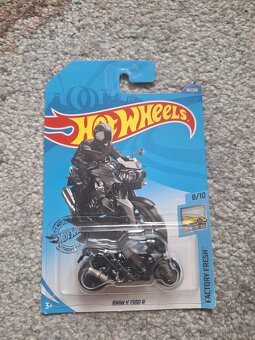 Hot wheels mix autíčok 1. - 14