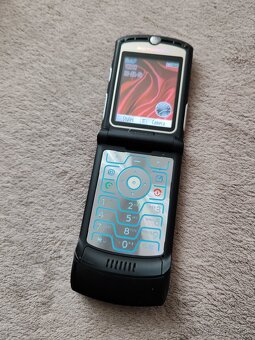 Motorola V3 - RETRO - 14