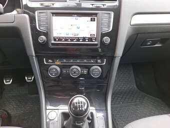 VW GOLF 7 Allstar 2,0 Tdi 110kw r.2016 kombi - 14