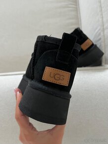 Čierne Ugg platform mini dámske čizmy - 14