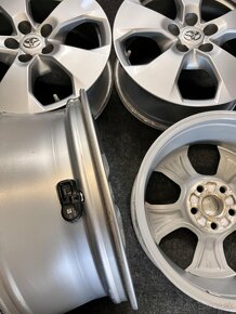 5x114,3 R17 originál alu disky Toyota RAV4 a senzory - 14