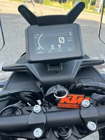 KTM 790 Adventure Black 2024 - 14